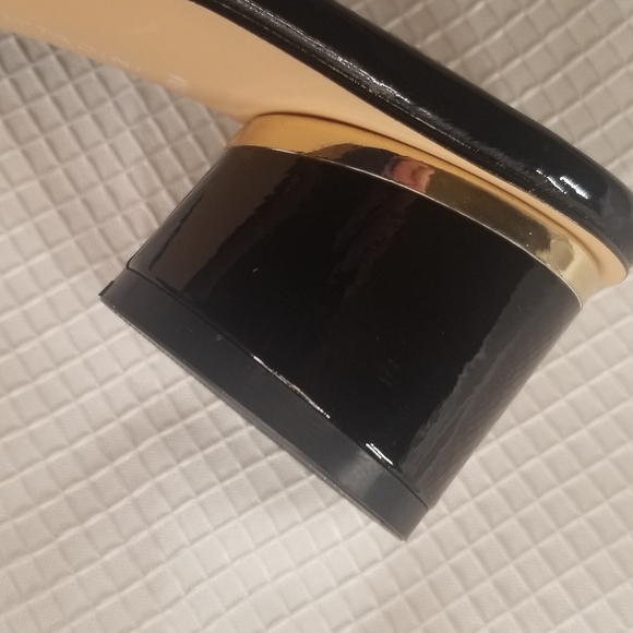 GORGEOUS Adrienne Vittadini Mules - Picture 7 of 13